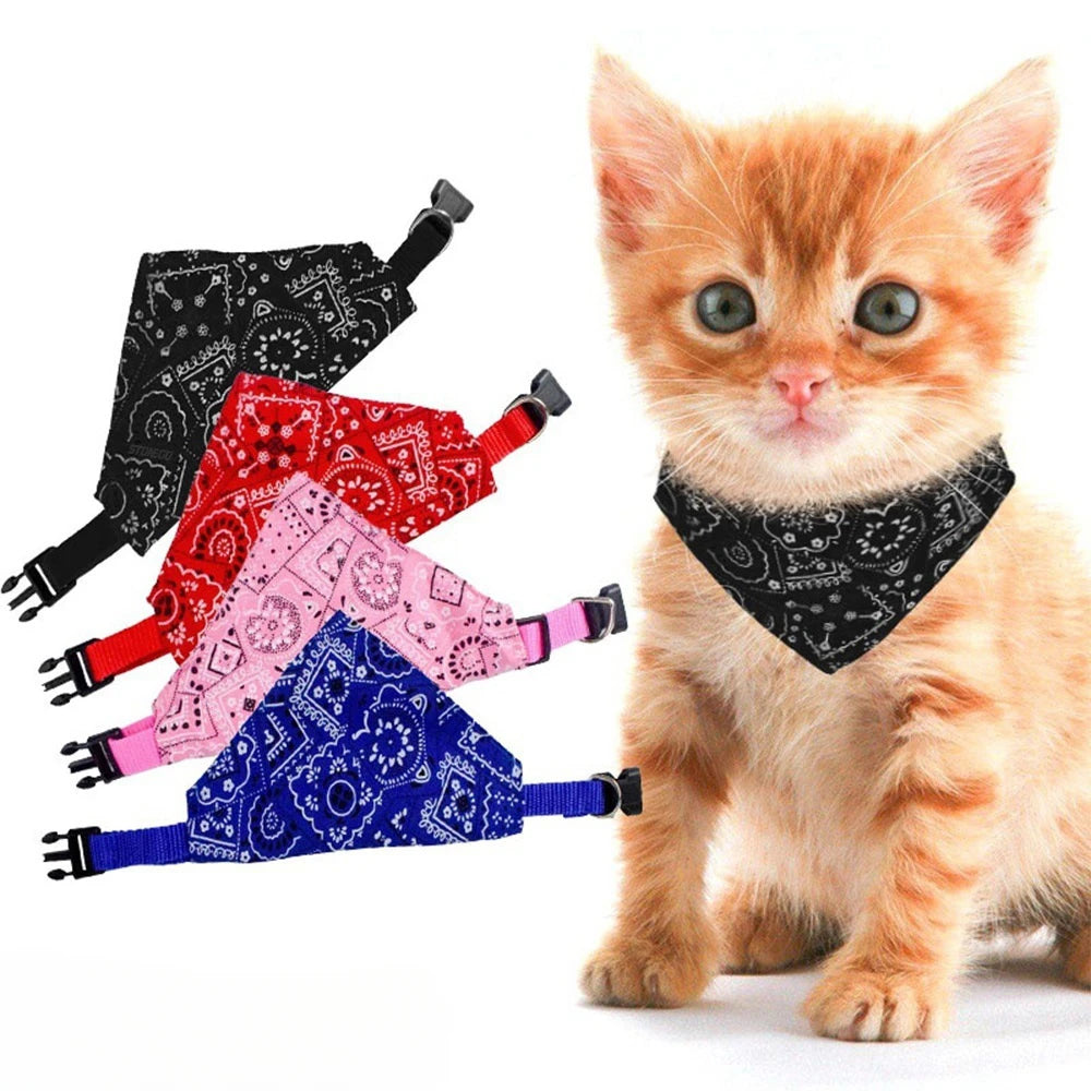 Sciarpa triangolare per animali domestici Asciugamano per saliva per cani gatto Stampato Collare per cani per animali domestici Cinghia regolabile Gattino Cucciolo Saliva Fazzoletto da collo Forniture per animali domestici