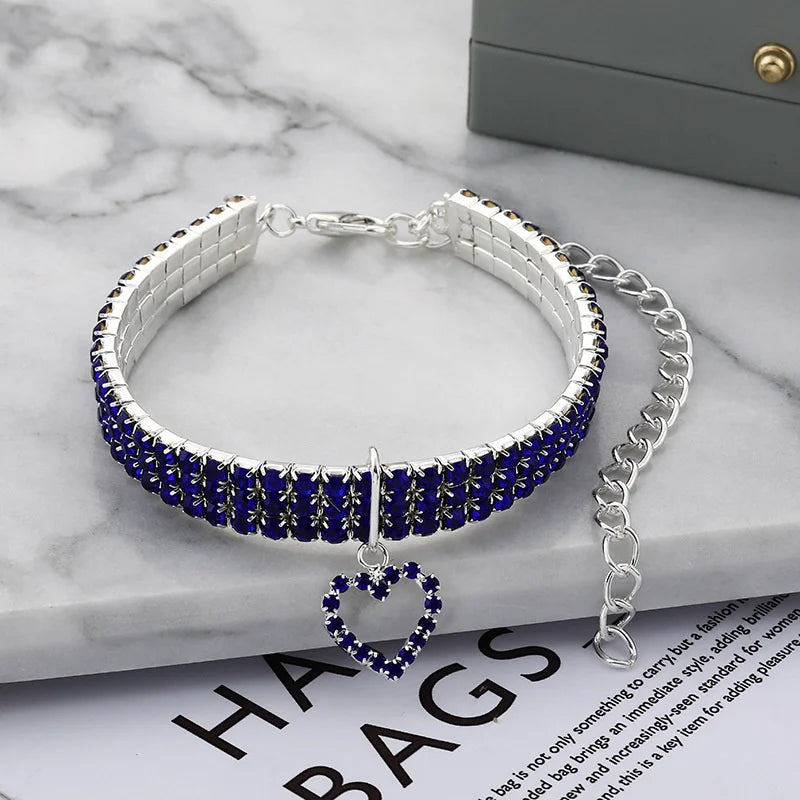 Nuovo collare per cani e gatti Collari per animali domestici con strass elastici a tre file Collana con decorazione d'amore Ornamento per cuccioli di gattino Forniture per animali domestici